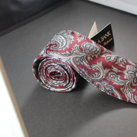Jos. A. Bank Silk Tie NWT Signature Collection Red Paisley 3.5" Wide 59" Long - Picture 4 of 9